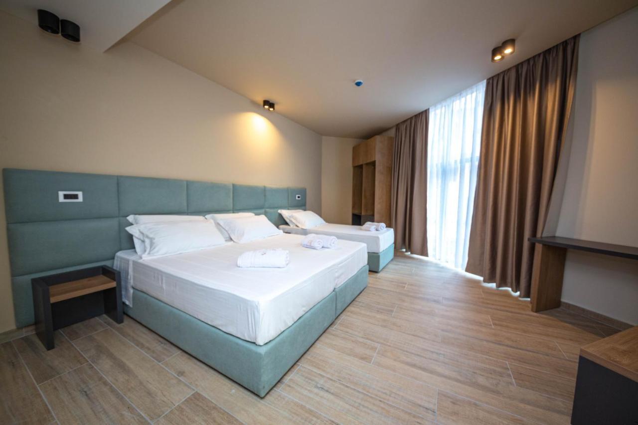 Hotel Alion21 Драч Екстериор снимка